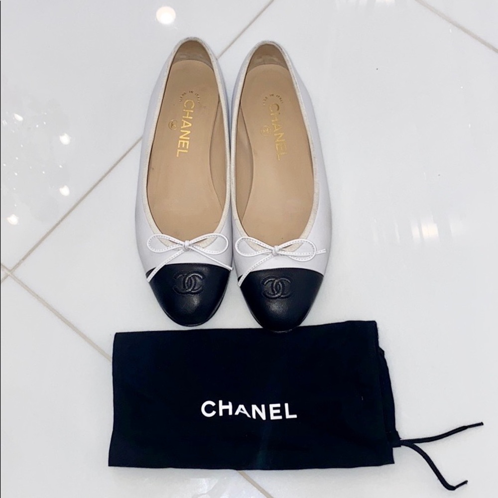CHANEL Ballerina Flats size 38 1/2 and Dust Bag